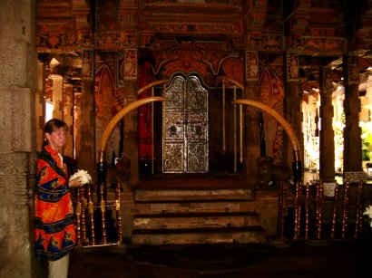 Image: temple of tooth